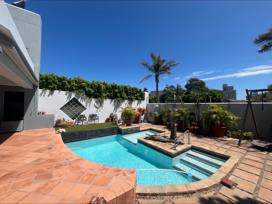 4 Bedroom Property for Sale in Summerstrand Eastern Cape